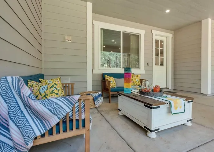 Large Near Violas With Hot Tub *