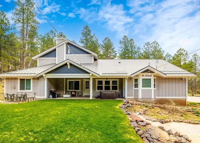 Large Near Violas With Hot Tub Flagstaff