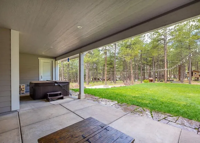 Holiday home Large Near Violas With Hot Tub