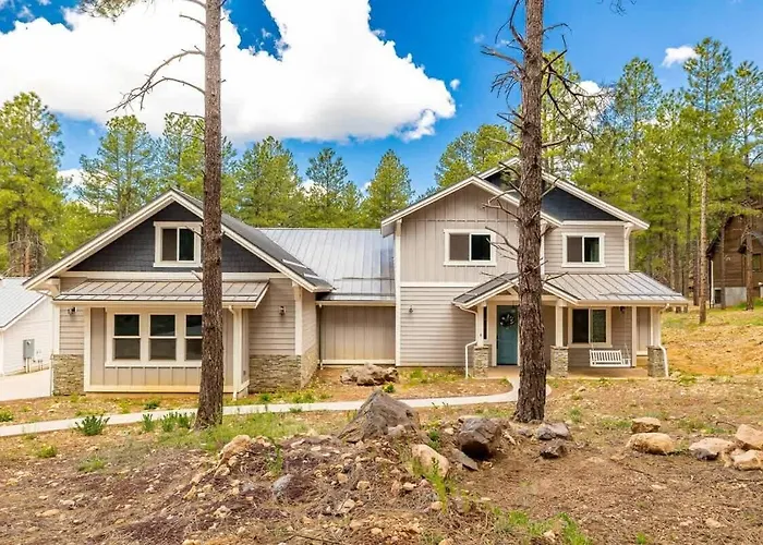 Large Near Violas With Hot Tub Holiday home *